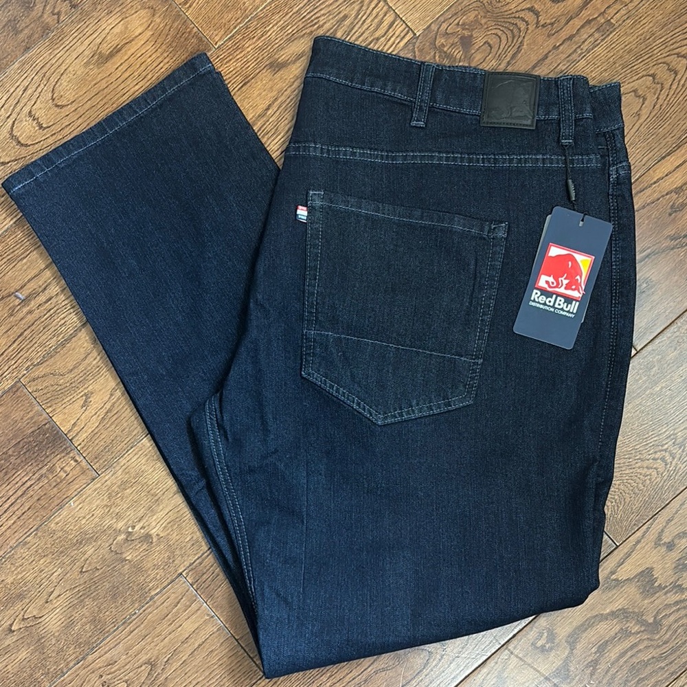 New Red Bull denim jeans relaxed taper size 44x32 dark blue wash Gives you wings